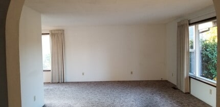 Building Photo - 437 Indian Ln