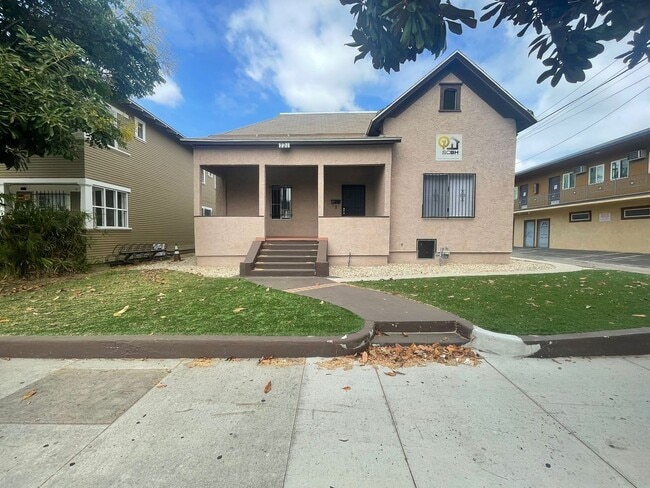 Photo - 721 W 32nd St House