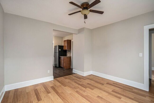 Foto del edificio - Fantastic, large remodeled 3-bed/1-bath ra...