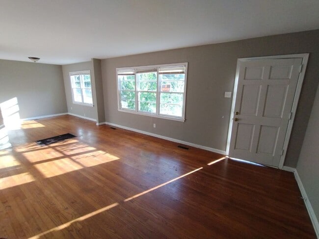 Building Photo - BELOW MARKET RENT!