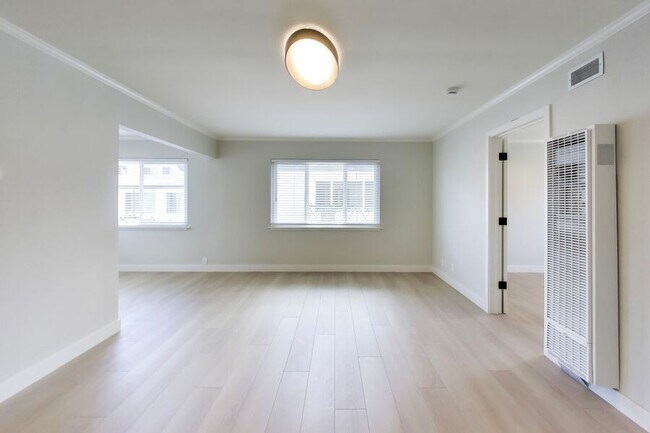 Foto del edificio - 1249 Oak Grove Ave