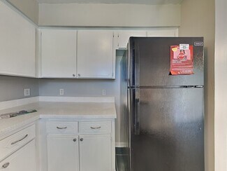 Building Photo - 8520 Blue Ridge Dr