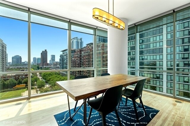 Foto del edificio - 1201 S Prairie Ave