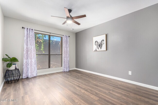 Foto del edificio - 3131 W Cochise Dr