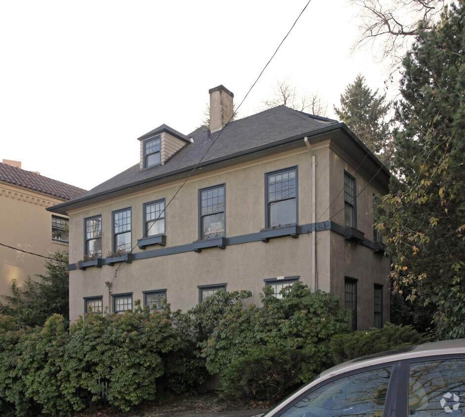 Primary Photo - 2124 SW Taylor St