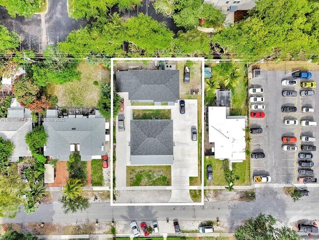 Foto del edificio - 12400 NE 11th Ct