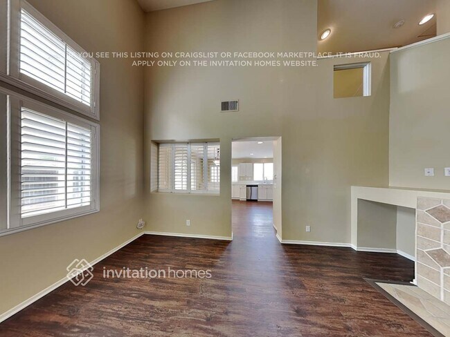 Foto del edificio - 892 Pathfinder Way