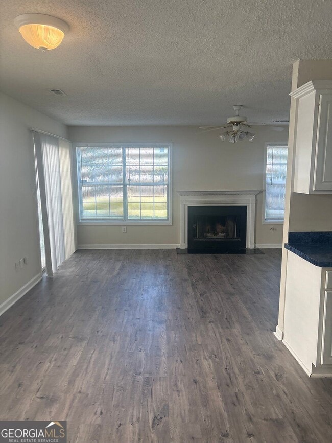 Building Photo - 3698 Sapphire Ct