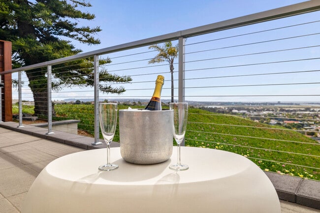 Building Photo - 2182 March Pl