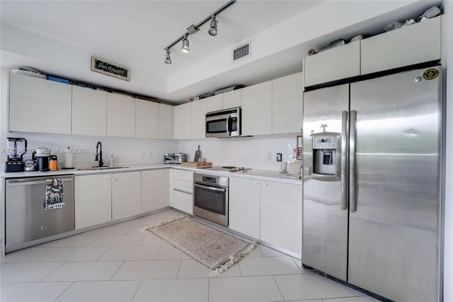 Foto del edificio - 4250 Biscayne Blvd