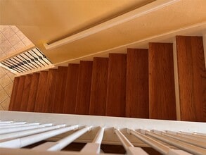 Building Photo - 1305 Vista Rd