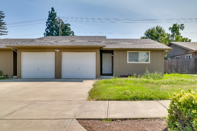 Building Photo - 2526 Wintergreen Ave NW