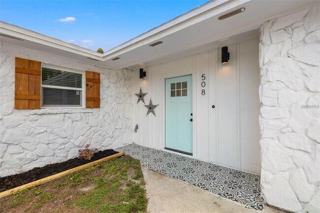 Building Photo - 508 Brooker Rd