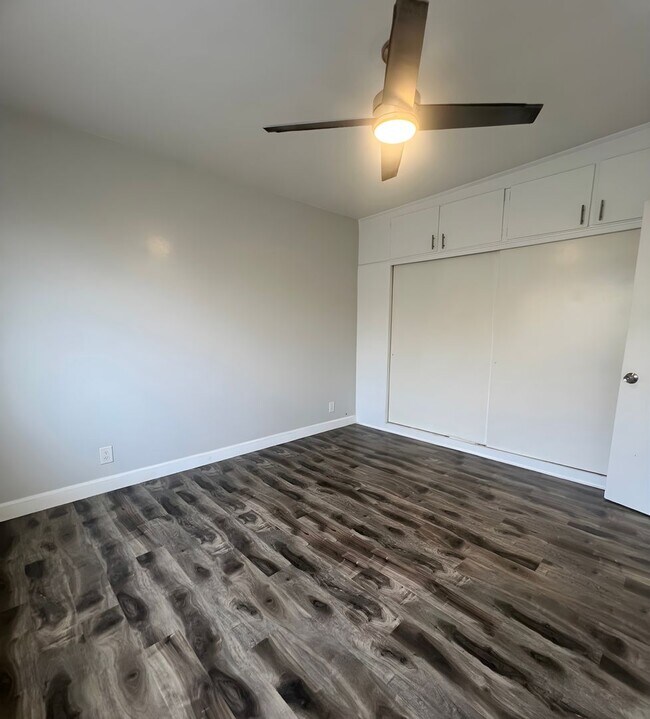 Foto del edificio - 1554 E 21st St