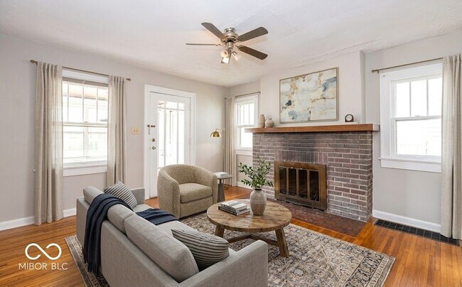 Foto del edificio - 5144 Winthrop Ave