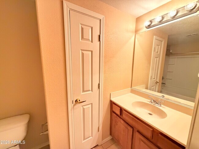 Foto del edificio - 18250 N Cave Creek Rd