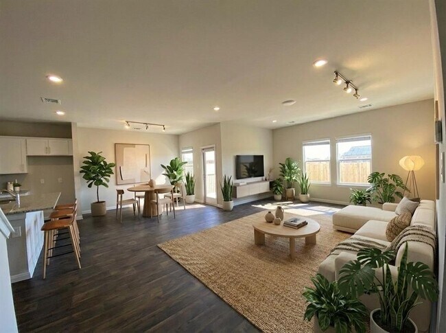 Foto del edificio - 154 Solitude Dr