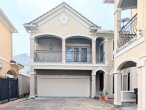 Building Photo - 5511 Val Verde St