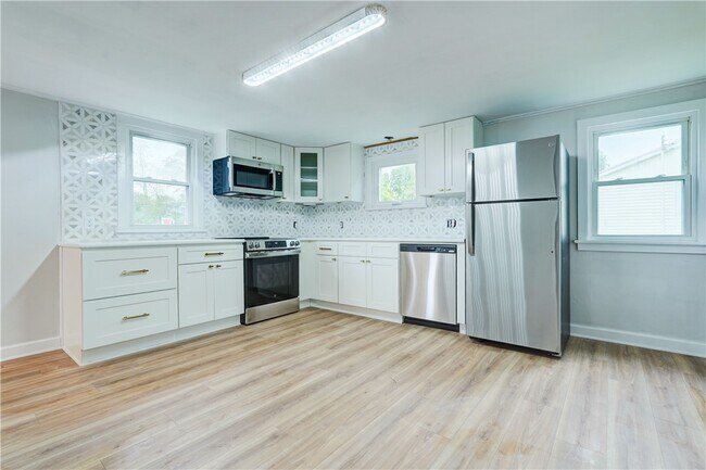 Foto del edificio - 904 Lake Rd