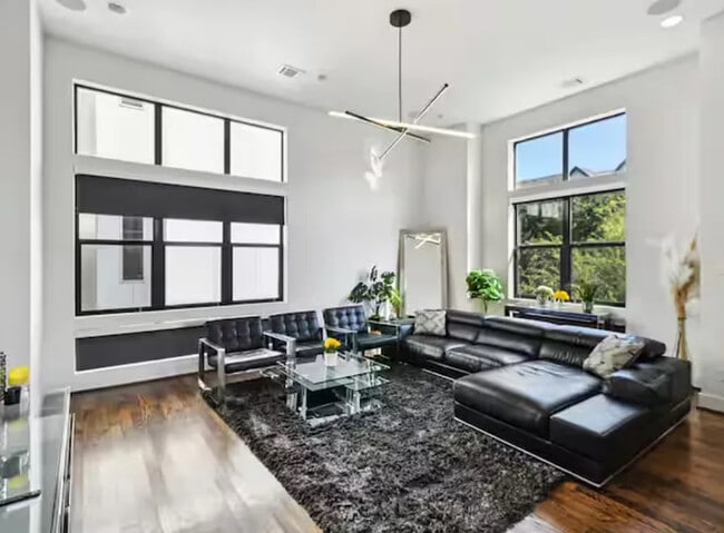 Photo - 2830 Clay St Townhome