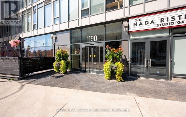 Building Photo - 1190 Dundas St E