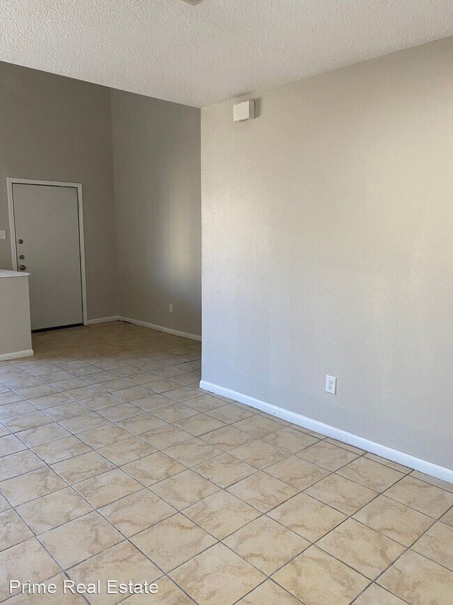 Building Photo - 2 br, 1.5 bath House - 53 S. Commons Way