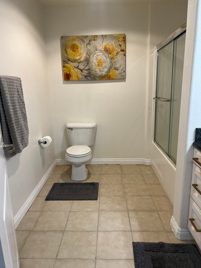 Building Photo - 3740 Santa Rosalia Dr