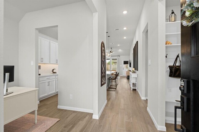 Building Photo - 21131 Austin Chalk Dr