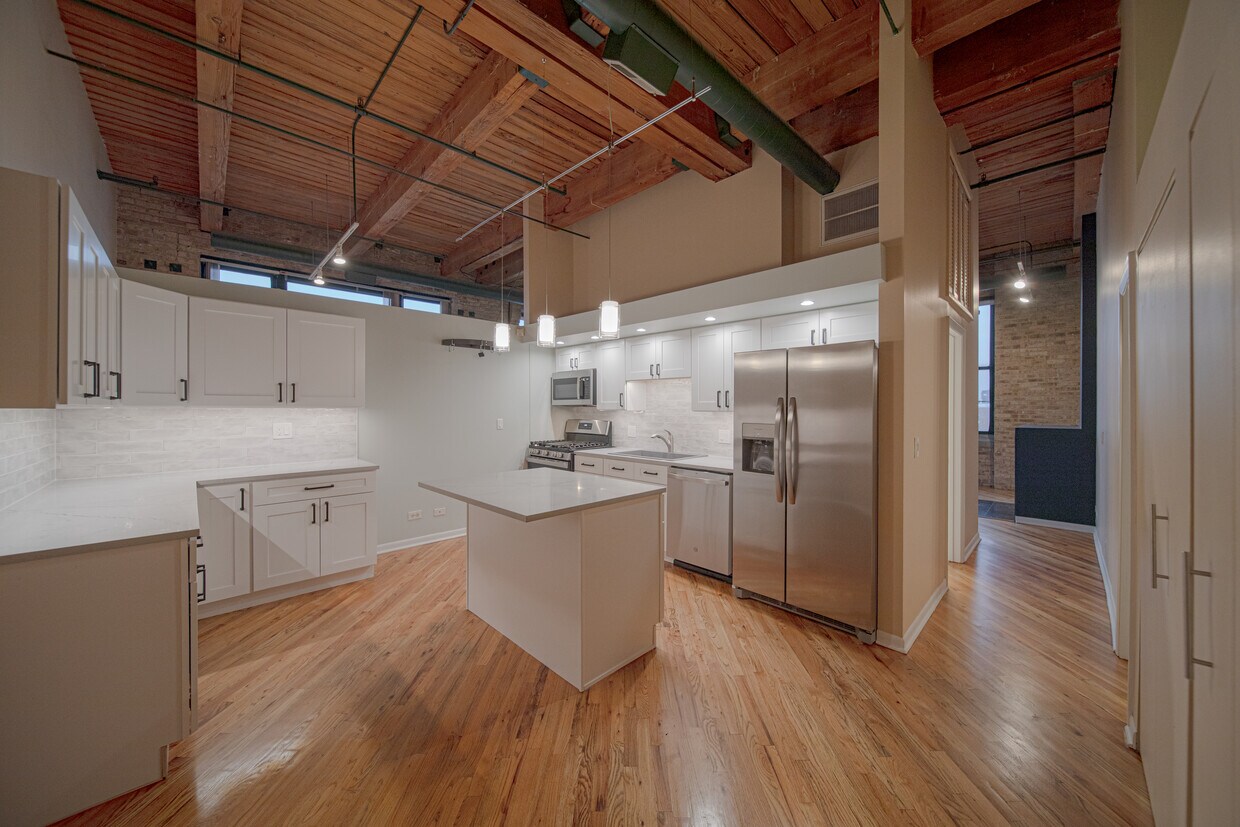 Foto principal - 2222 W Diversey Ave