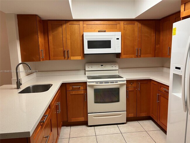 Foto del edificio - 7407 NW 76th Ct