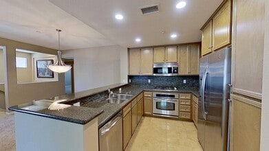 Building Photo - 32 Meridian Dr