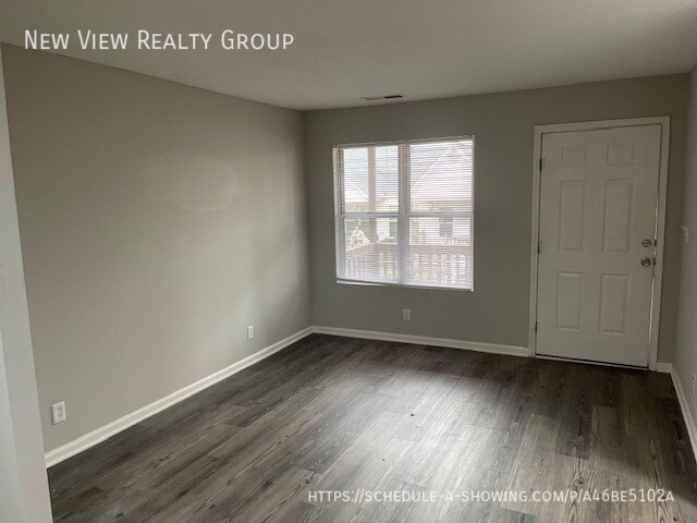 Foto del edificio - 242 Hoskins Mill Ln