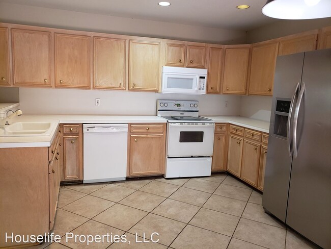 Building Photo - 2 br, 2 bath House - 3314 Eastwood Dr