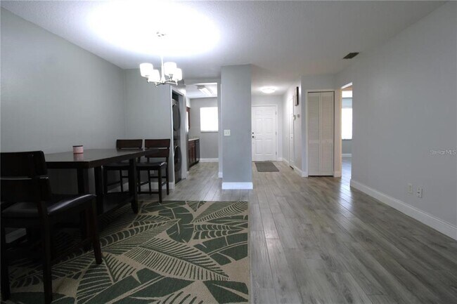 Foto del edificio - 4878 Tangerine Ave