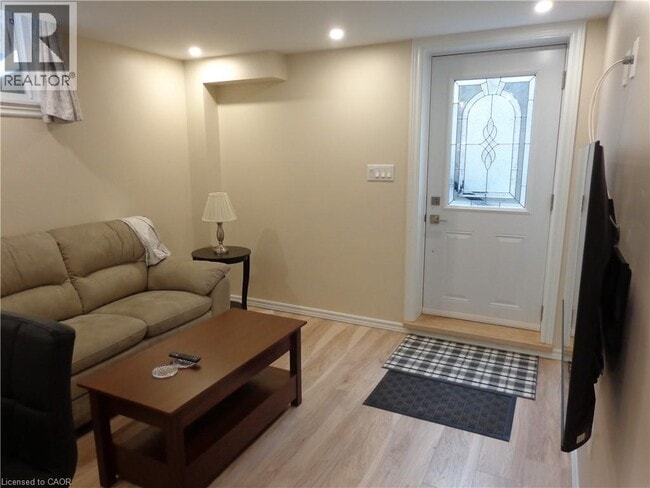 Building Photo - 76 Lynch Cir