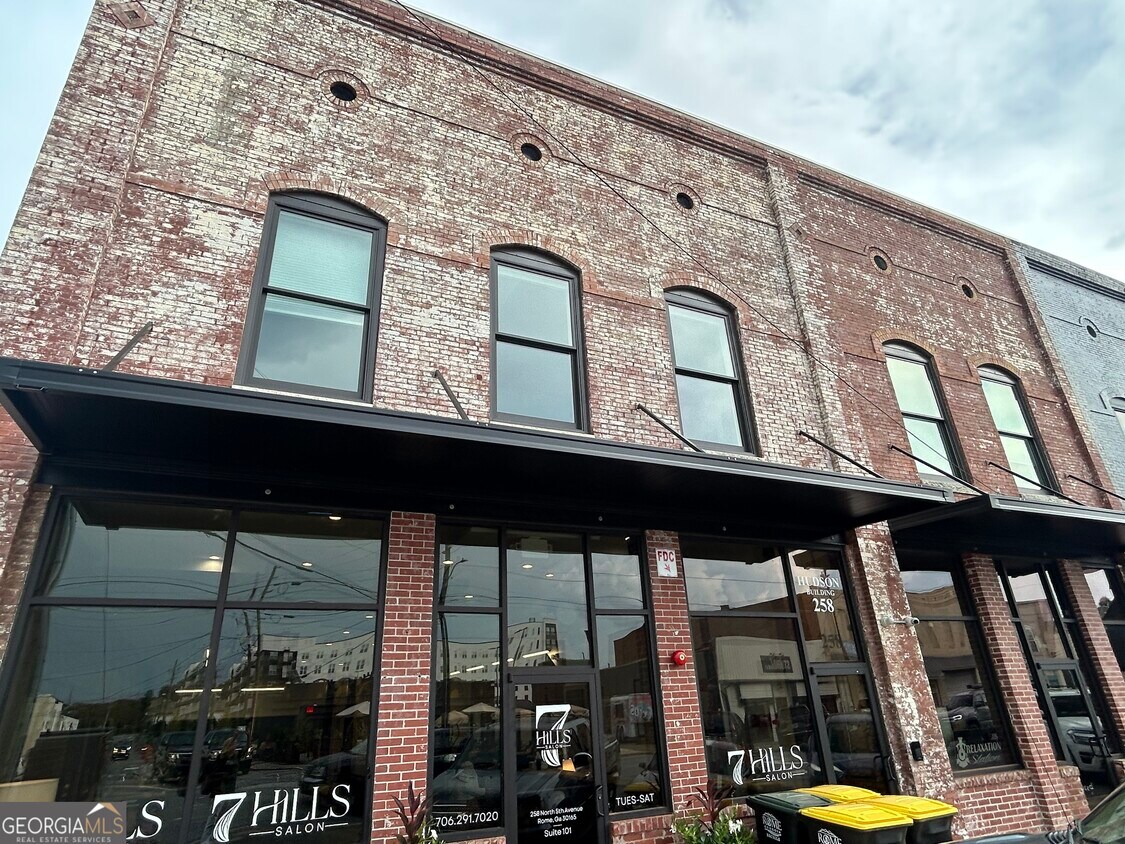 Primary Photo - 258 N 5th Ave