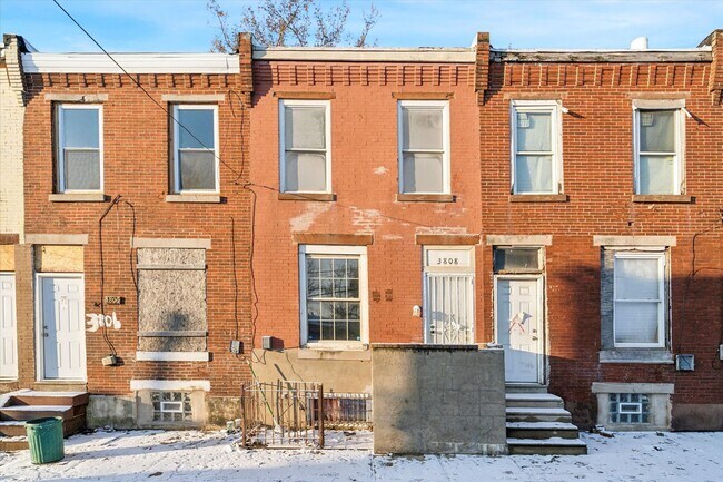 Building Photo - 2 Bedroom House North Philly