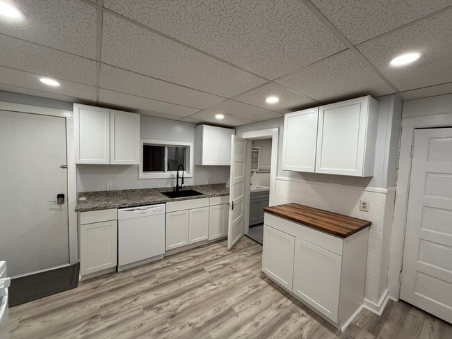 Building Photo - 3 Montcalm St