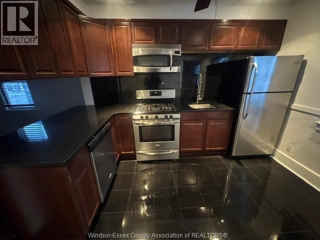 Photo du bâtiment - 1479 Parent UPPER