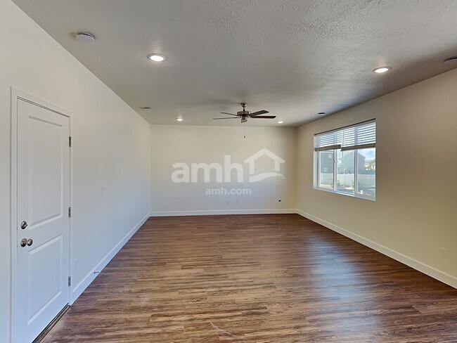 Building Photo - 1428 E Allen Lane