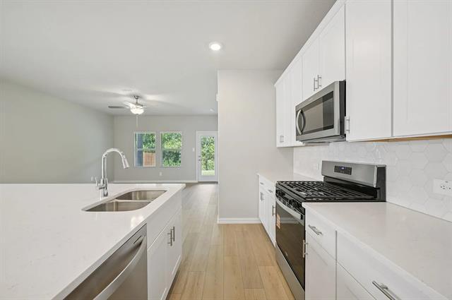 Building Photo - 524 Clover Crk Dr