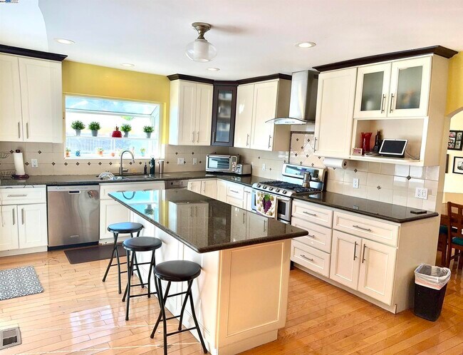 Building Photo - 1399 Camero Way
