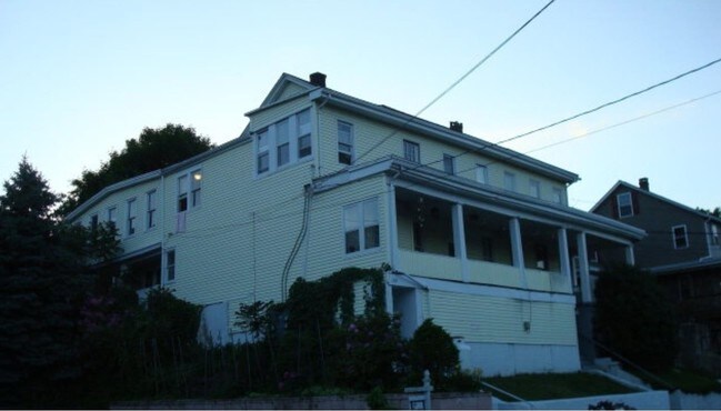 Building Photo - 210 Washington St