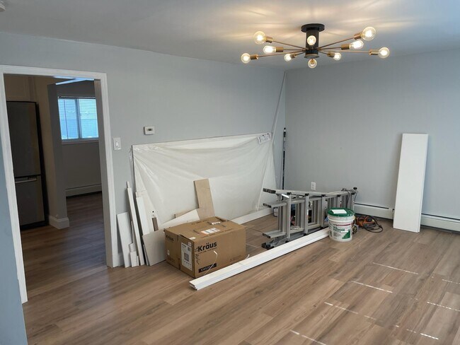 living room - 213 N 3rd St