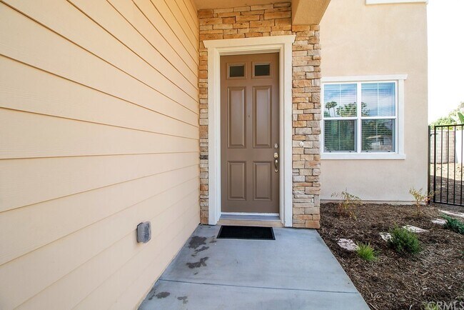 Foto del edificio - 1045 Hope Ln