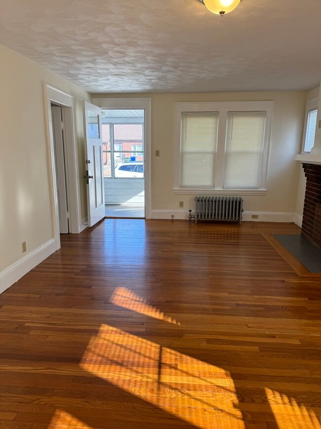 Foto del edificio - 86 Jenness St