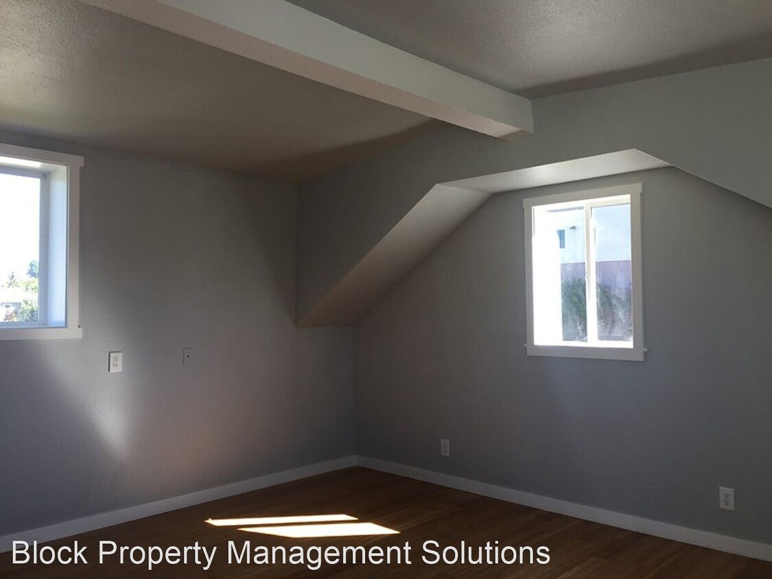 Foto principal - 3 br, 2 bath House - 5151 S. Director St
