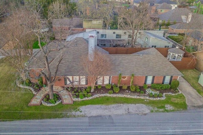 Foto del edificio - White Rock Highlands  4 bedrooms, 2.5 baths