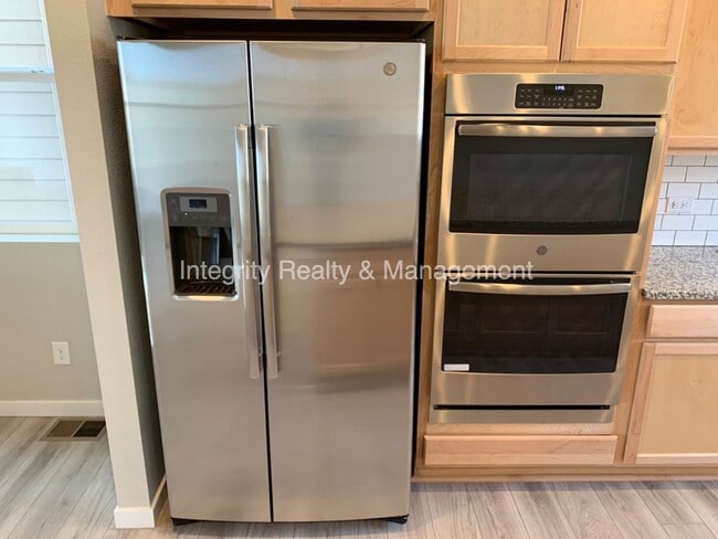 Building Photo - 3598 Cerf Wy