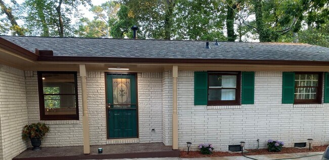 Building Photo - 1451 Snapfinger Rd